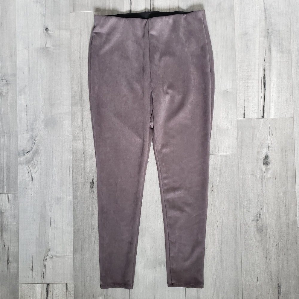 ⭐️3/$25⭐️ BB Collection Faux Suede Pull On Leggings